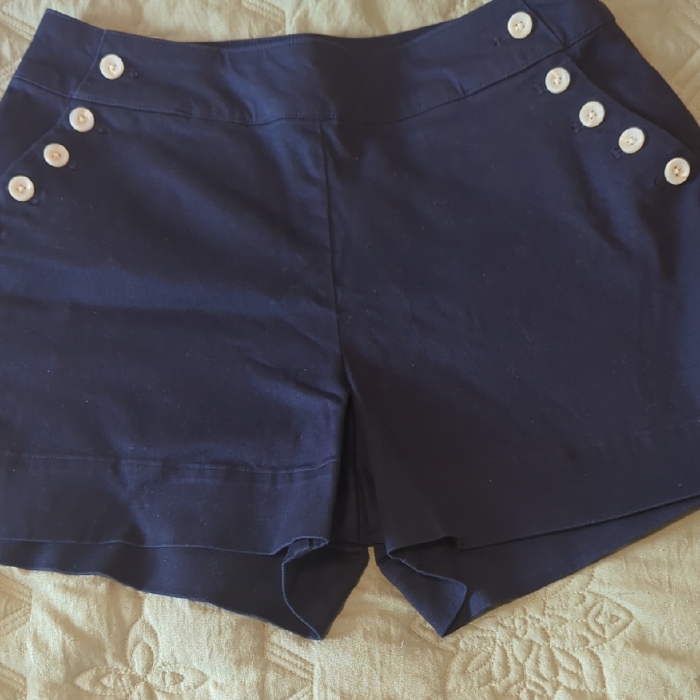 High-Waist Navy Women's Shorts with Decorative Buttons
